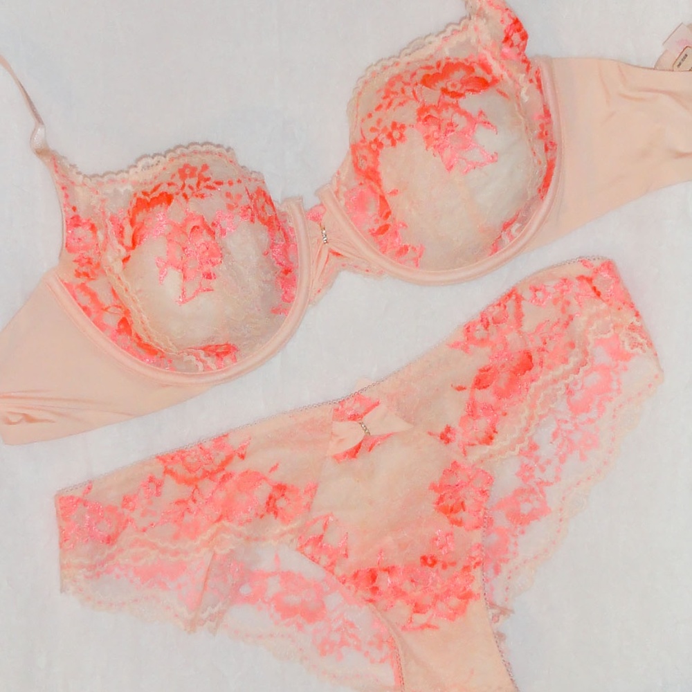 32DD, S NWT Victoria's Secret Desire Set Unlined Demi Bra, Cheekini Bikini Panty